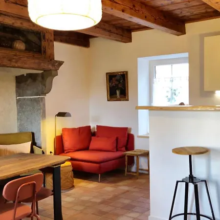 בית נופש La Maison Chez Lisette Avec Piscine Et Terrain De Petanque Prive Au Bord De L'allier ! *