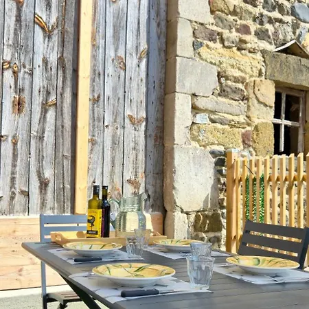 La Maison Chez Lisette Avec Piscine Et Terrain De Petanque Prive Au Bord De L'allier ! Dom wakacyjny *