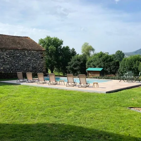 Dom wakacyjny La Maison Chez Lisette Avec Piscine Et Terrain De Petanque Prive Au Bord De L'allier ! Mazeyrat-d'Allier