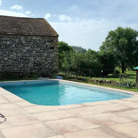 La Maison Chez Lisette Avec Piscine Et Terrain De Petanque Prive Au Bord De L'allier ! *