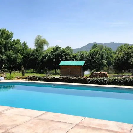 Dom wakacyjny La Maison Chez Lisette Avec Piscine Et Terrain De Petanque Prive Au Bord De L'allier ! Mazeyrat-d'Allier